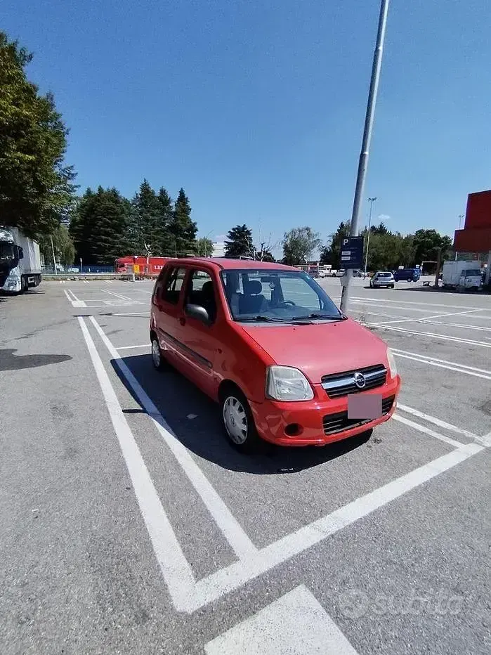 Usata Opel Agila 60 CV (44 kW) 2004 Rosso Monovolume
