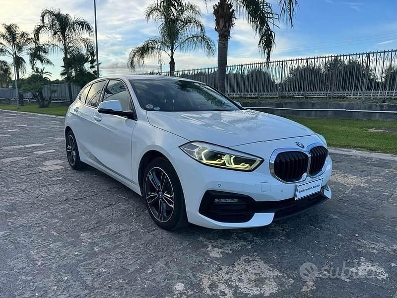 Usado BMW 116 Sport Line 116 CV (85 kW) 2021 Blanco Utilitario