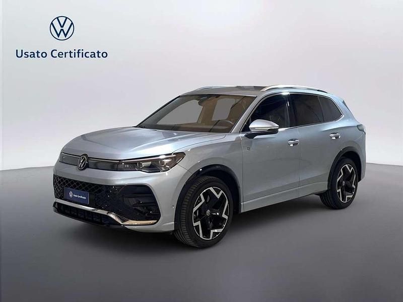Usata VW Tiguan R-line 150 CV (110 kW) 2025 Dolomite silver metallizzato SUV
