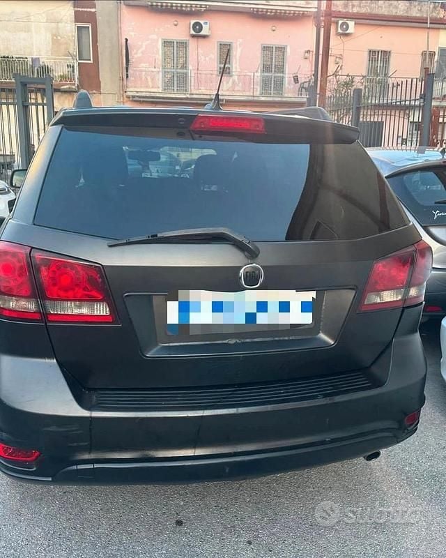 Usata Fiat Freemont 170 CV (125 kW) 2012 Grigio SUV