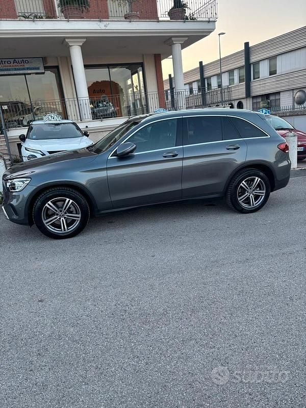 Usata Mercedes GLC220 Premium 194 CV (142 kW) 2021 Grigio SUV