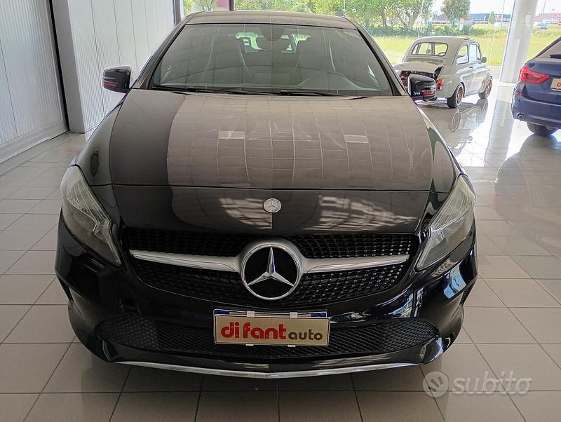 Usata Mercedes A160 90 CV (66 kW) 2016 Nero Berlina