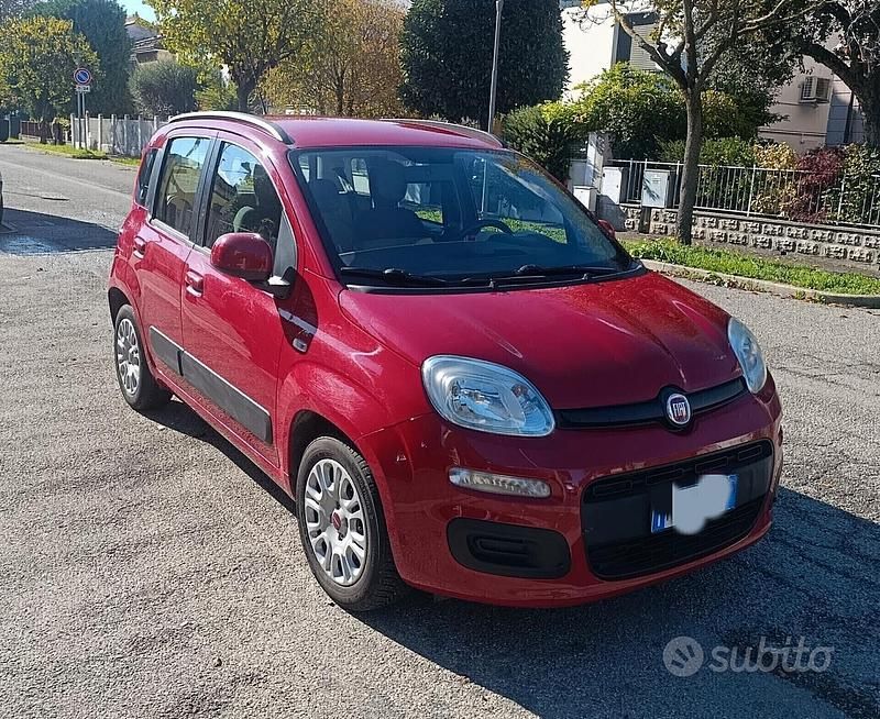 Usata Fiat Panda Lounge 69 CV (50 kW) 2015 Rosso Berlina