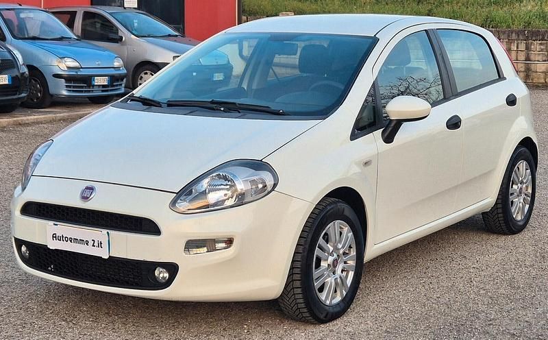 Usata Fiat Punto Street 75 CV (55 kW) 2015 Bianco Utilitaria