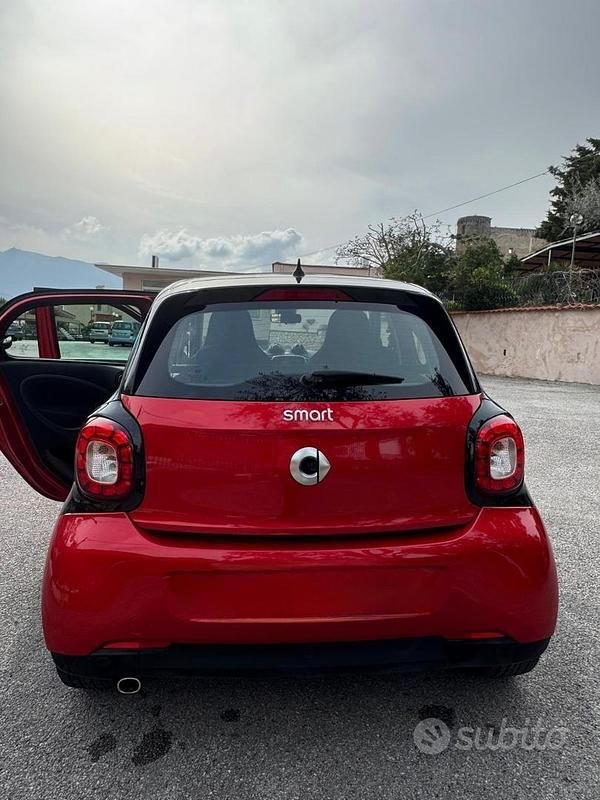 Usata Smart ForFour Passion 2017 Rosso Utilitaria