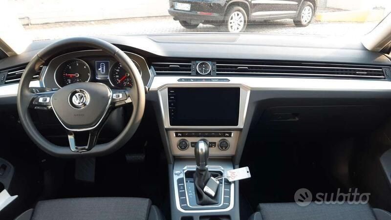 Usata VW Passat 150 CV (110 kW) 2018 Grigio Station wagon