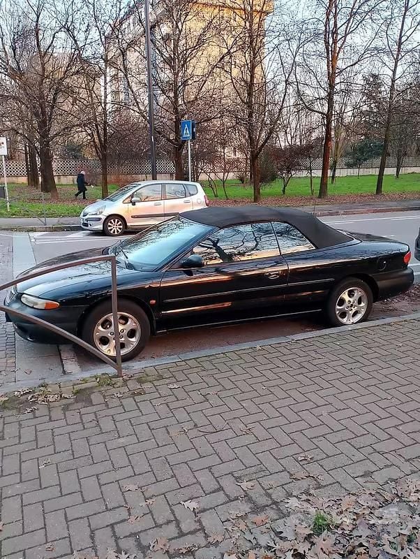 Usata Chrysler Stratus 131 CV (96 kW) 2000 Nero Cabrio