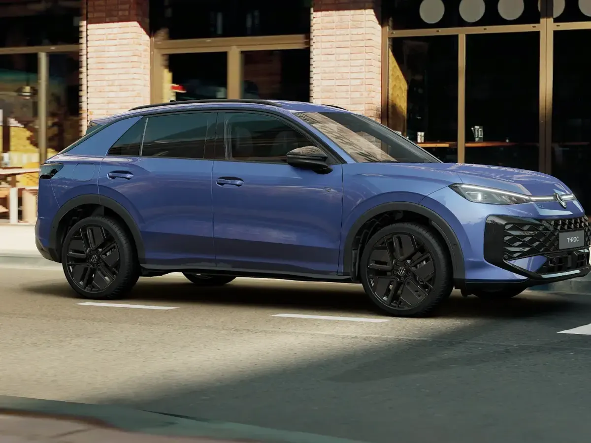 Nuova VW T-Roc R-line 150 CV (110 kW) 2026 Celestial blue metallizzato SUV
