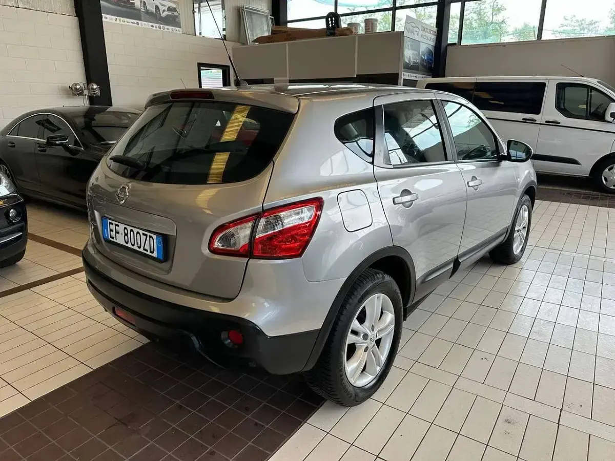 Usata Nissan Qashqai Tekna 117 CV (86 kW) 2011 Grigio SUV