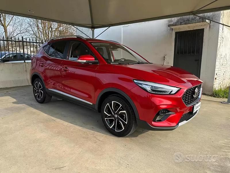 Usata MG ZS Luxury 111 CV (81 kW) 2022 Rosso SUV