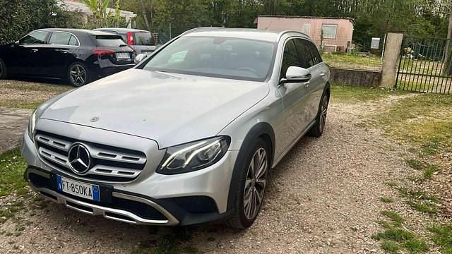 Usata Mercedes E220 All-Terrain Premium Plus 194 CV (142 kW) 2019 Argento Station wagon