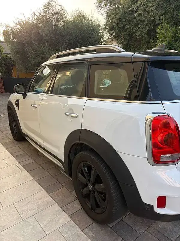 Usata Mini One D Countryman Business 116 CV (85 kW) 2018 Bianco SUV