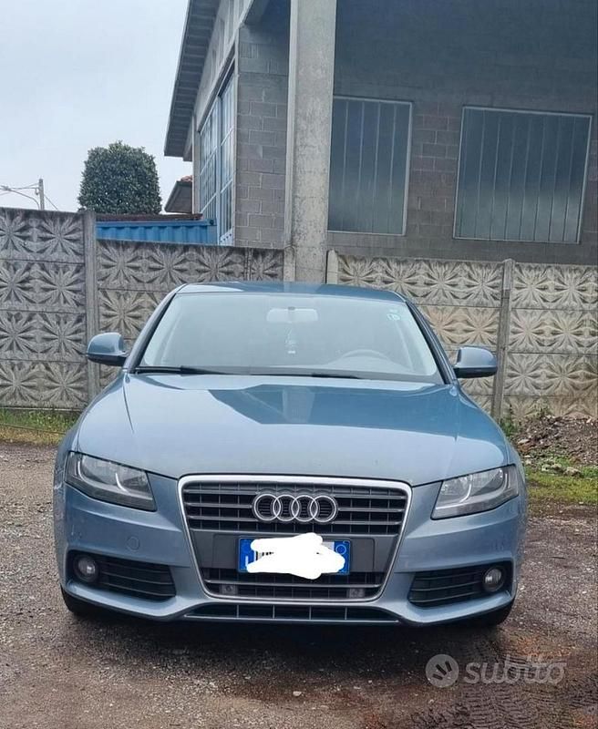 Blu Usata 2008 Audi A4 Tre volumi | 5000 € (Buon prezzo) - Immagine 1/4