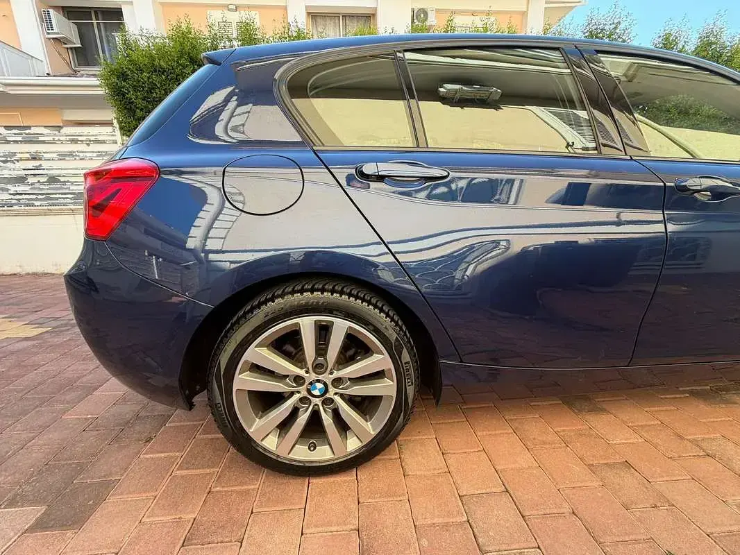 Usata BMW 118 Sport Line 150 CV (110 kW) 2017 Blu/azzurro Utilitaria