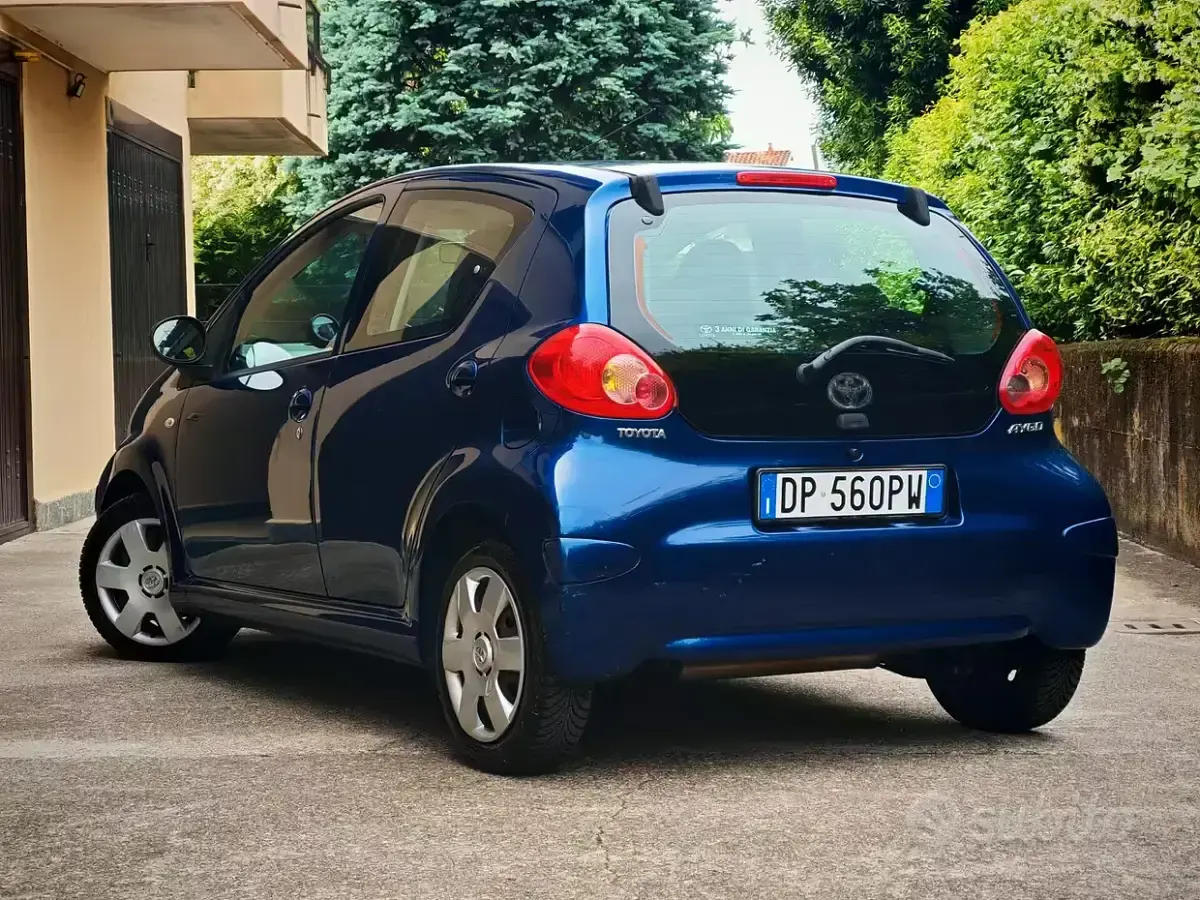 Usata Toyota Aygo 68 CV (50 kW) 2008 Blu Utilitaria