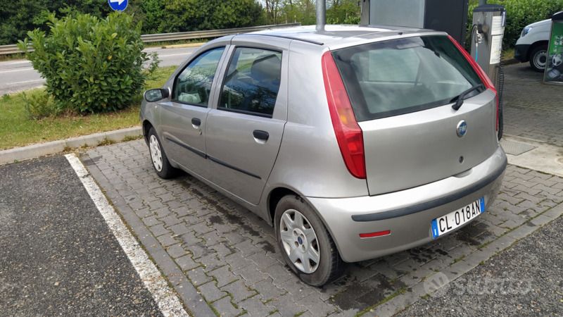 Usata Fiat Punto 80 CV (58 kW) 2003 Grigio Utilitaria