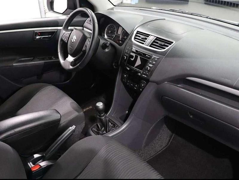 Usado Suzuki Swift GL 75 CV (55 kW) 2014 Berlina