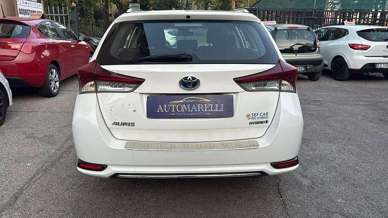 Usata Toyota Auris Hybrid Active 99 CV (72 kW) 2017 Bianco Station wagon