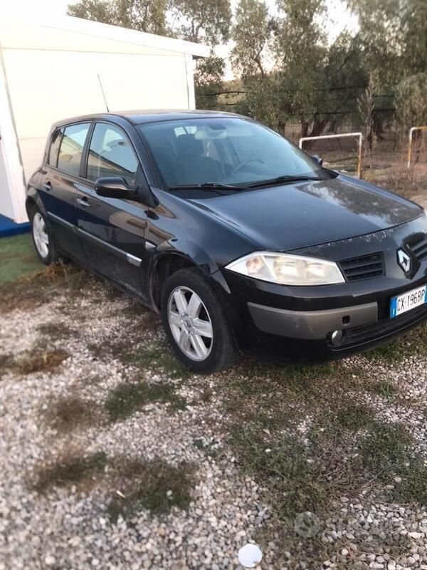 Nero Usata 2005 Renault Mégane II Due volumi | 950 € (Buon prezzo) - Immagine 1/4