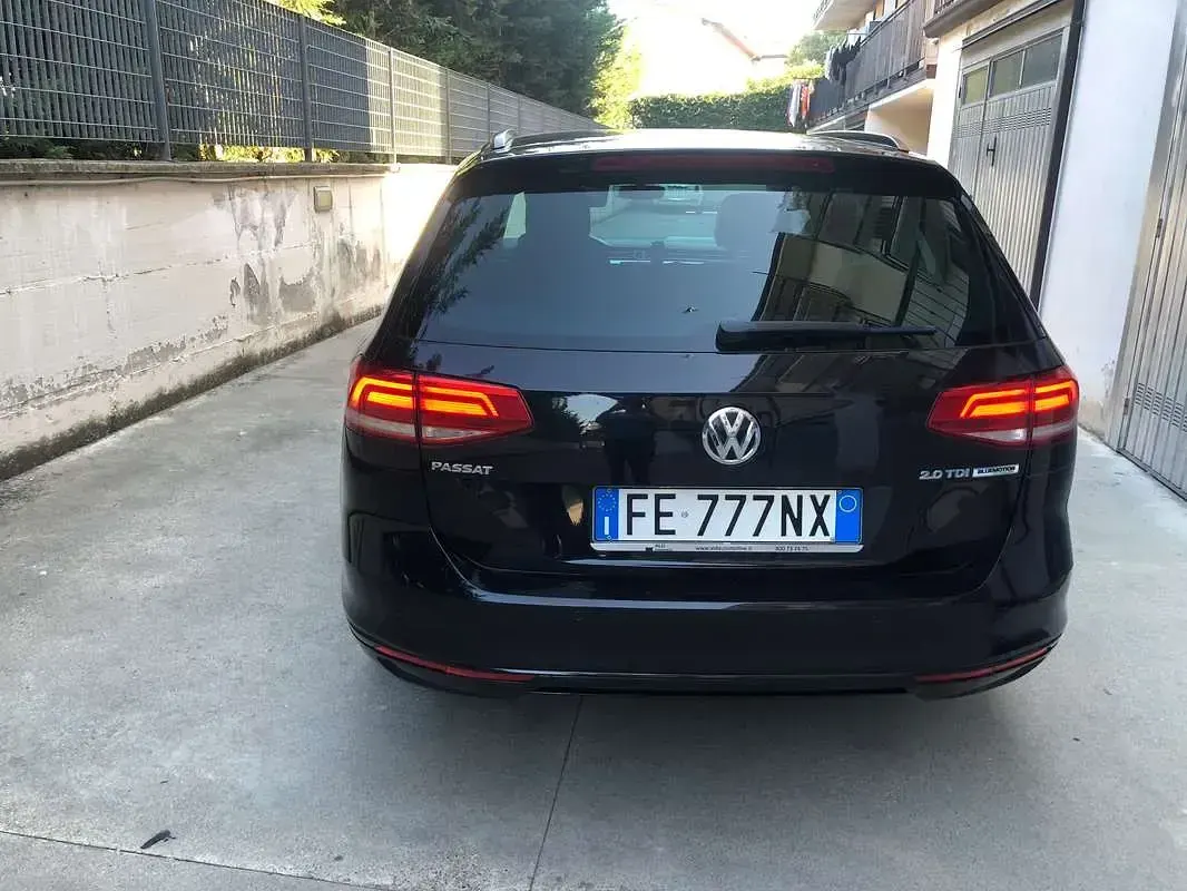 Usata VW Passat 120 CV (88 kW) 2016 Nero Station wagon