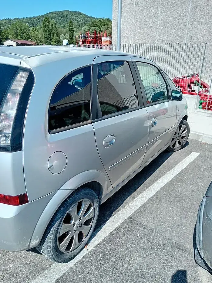 Usata Opel Meriva 75 CV (55 kW) 2007 Grigio Monovolume