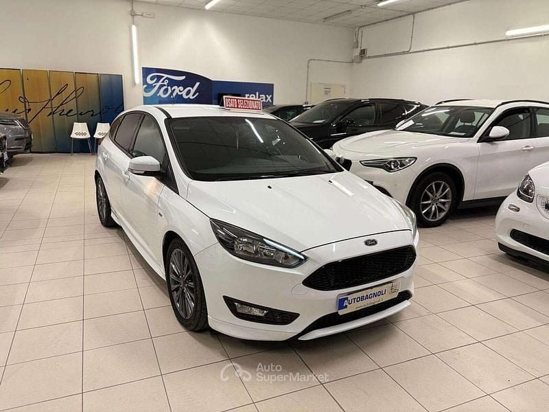 Usata Ford Focus ST-Line 125 CV (91 kW) 2017 Bianco Berlina