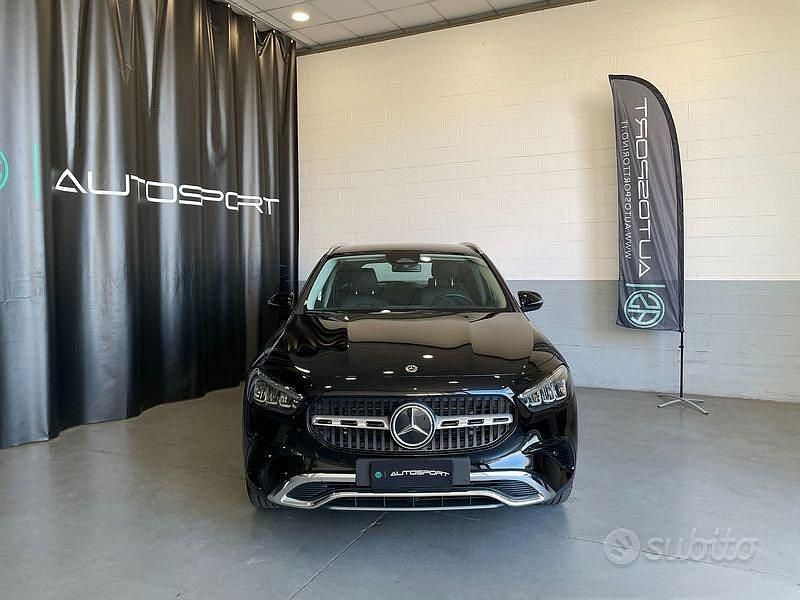 Begagnad Mercedes GLA180 Progressive 136 HK (100 kW) 2024 Svart SUV
