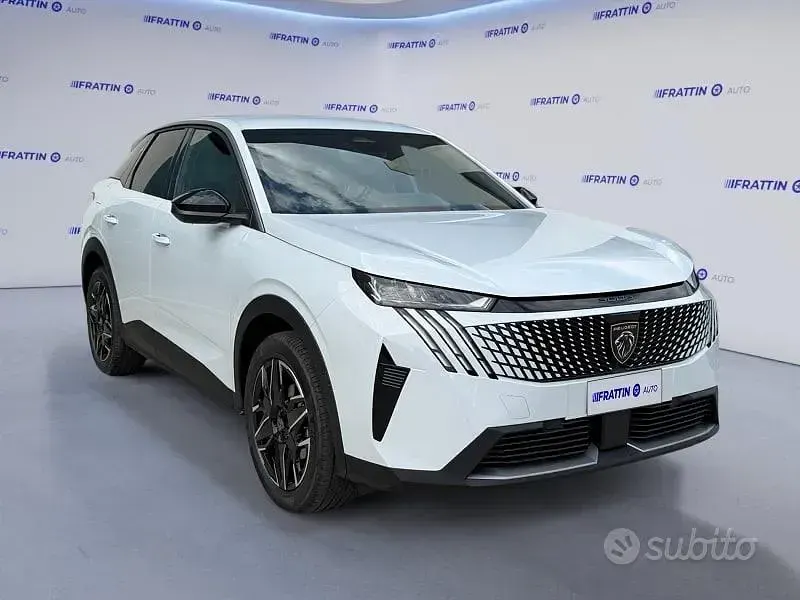 Nuova Peugeot 3008 Allure 145 CV (106 kW) 2025 Gray SUV