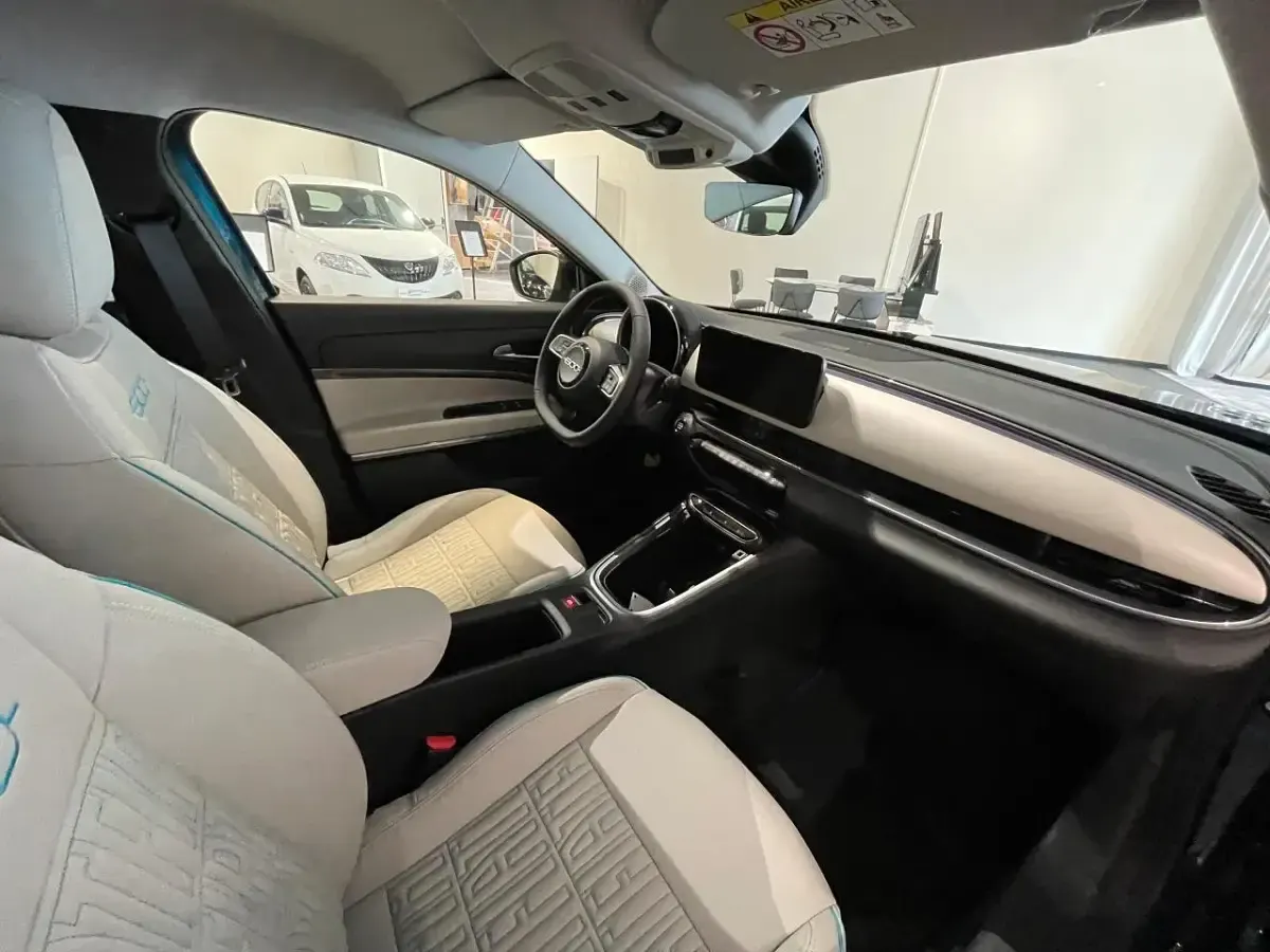 Nuova Fiat 600 100 CV (73 kW) 2026 Blu SUV