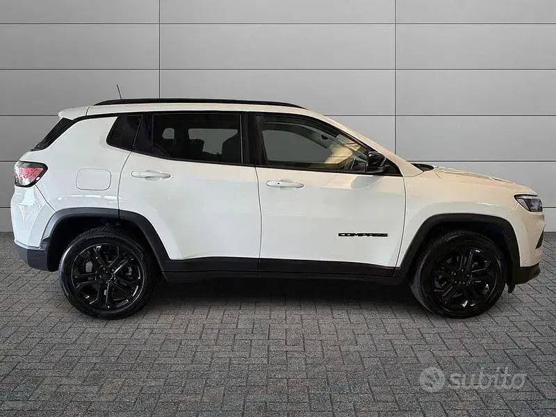 Usata Jeep Compass Night Eagle 131 CV (96 kW) 2022 Bianco SUV