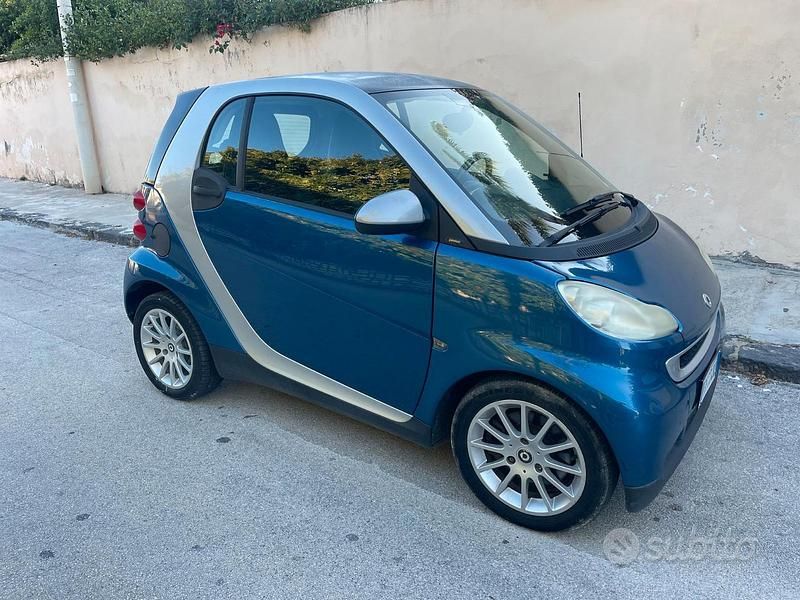Usata Smart ForTwo Coupé 71 CV (52 kW) 2009 Utilitaria