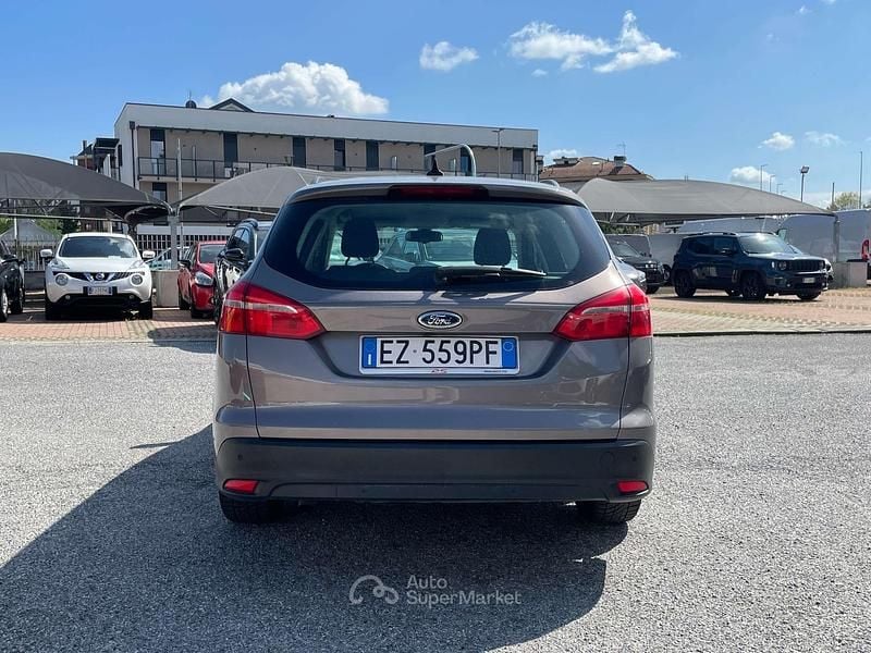 Usata Ford Focus 95 CV (69 kW) 2015 Grigio Station wagon
