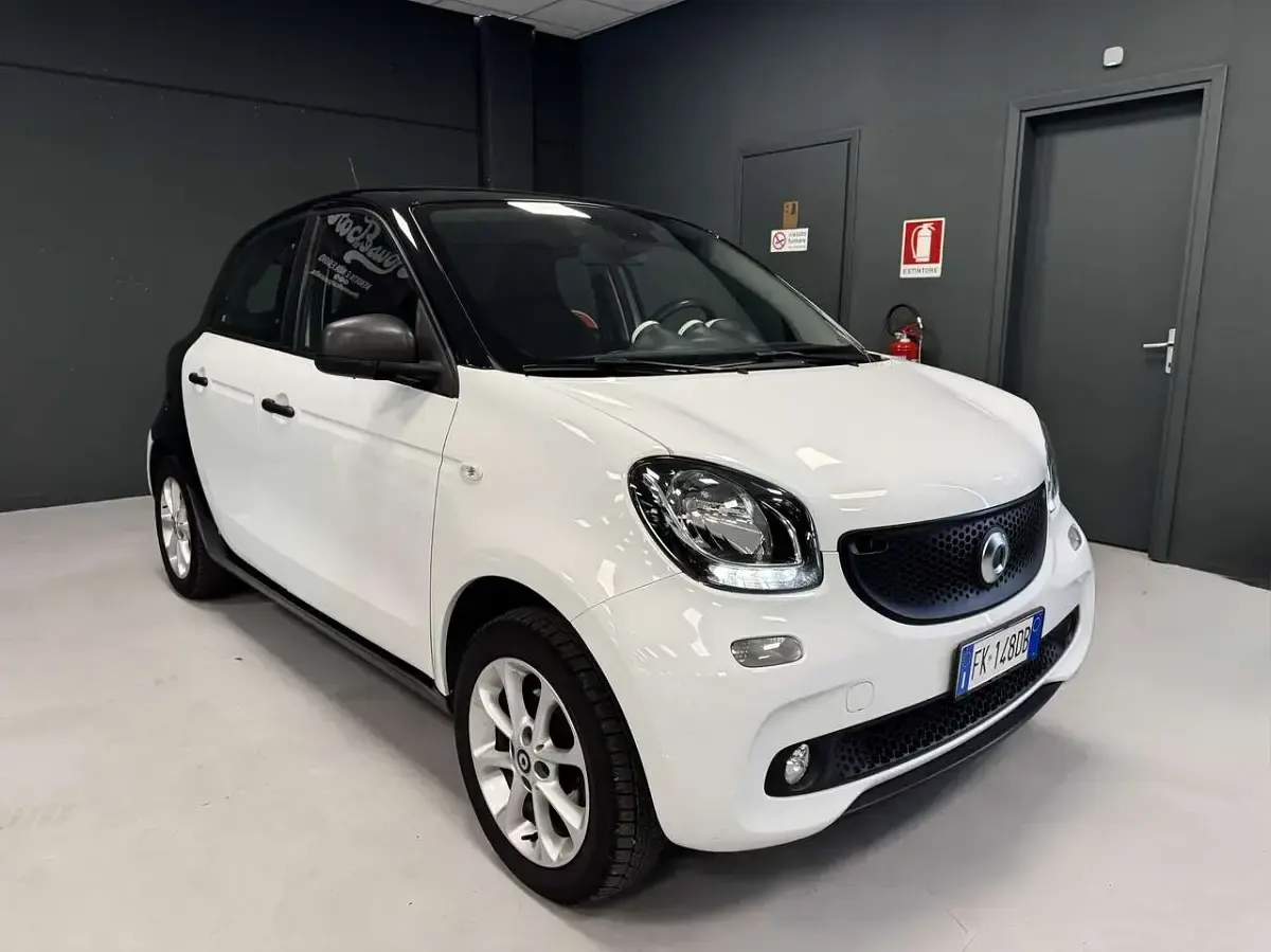 Usata Smart ForFour 71 CV (52 kW) 2017 Bianco Utilitaria