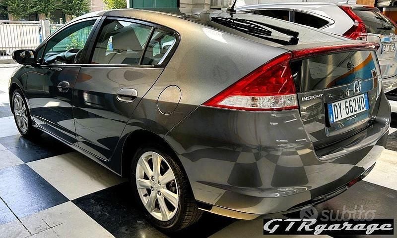 Usata Honda Insight Executive 88 CV (64 kW) 2009 Grigio Utilitaria