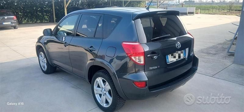 Usata Toyota RAV4 Luxury 177 CV (130 kW) 2008 Grigio SUV