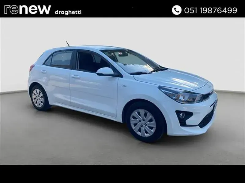 Usata Kia Rio Urban 82 CV (60 kW) 2023 Bianco Berlina