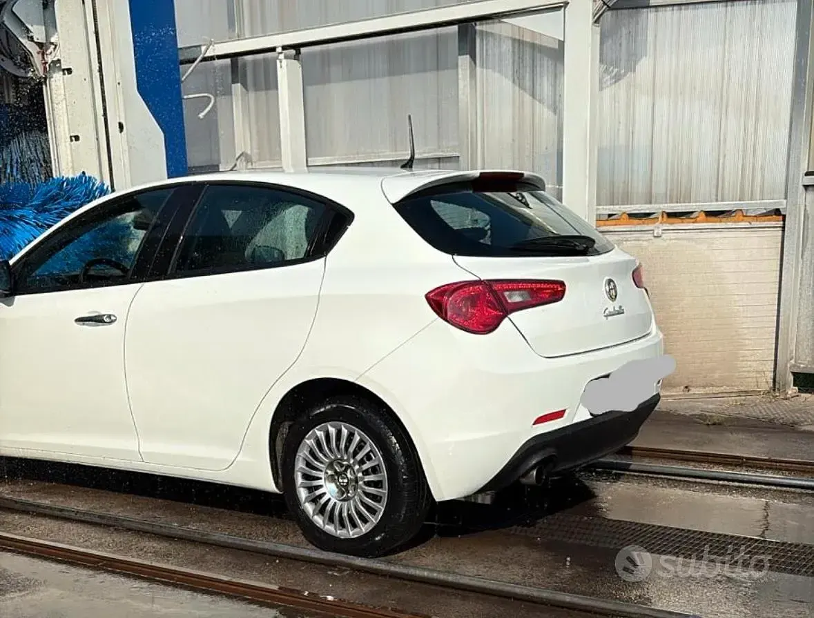 Usata Alfa Romeo Giulietta 2010 Bianco Utilitaria