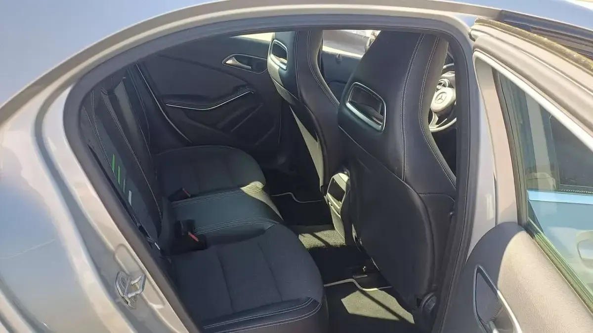 Usata Mercedes A160 90 CV (66 kW) 2016 Argento Utilitaria