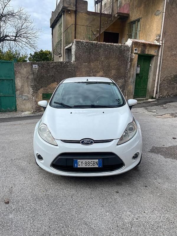 Usata Ford Fiesta Titanium 2012 Bianco Utilitaria
