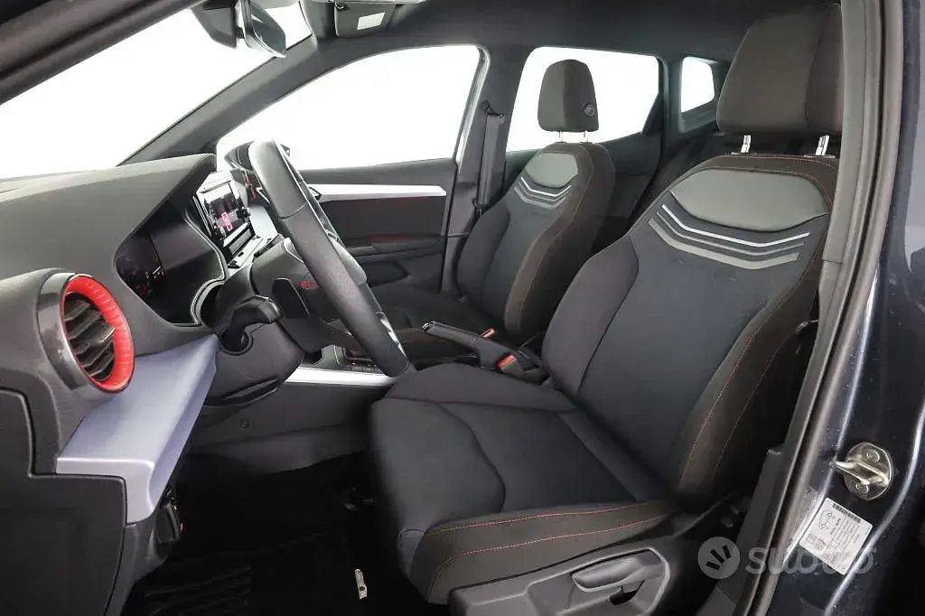 Usata Seat Arona FR 116 CV (85 kW) 2025 Grigio SUV