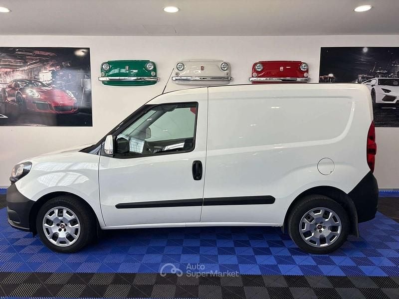 Usata Fiat Doblò Easy 90 CV (66 kW) 2023 Bianco Monovolume