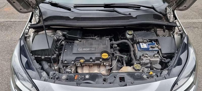 Usata Opel Corsa 69 CV (50 kW) 2017 Berlina