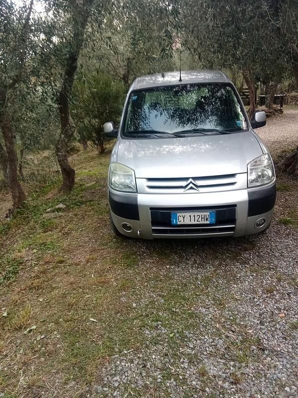 Usata Citroën Berlingo 75 CV (55 kW) 2016 Grigio Monovolume