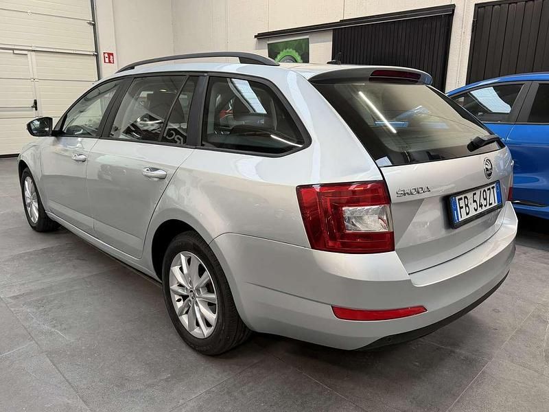 Usata Skoda Octavia Ambiente 110 CV (80 kW) 2016 Other Utilitaria