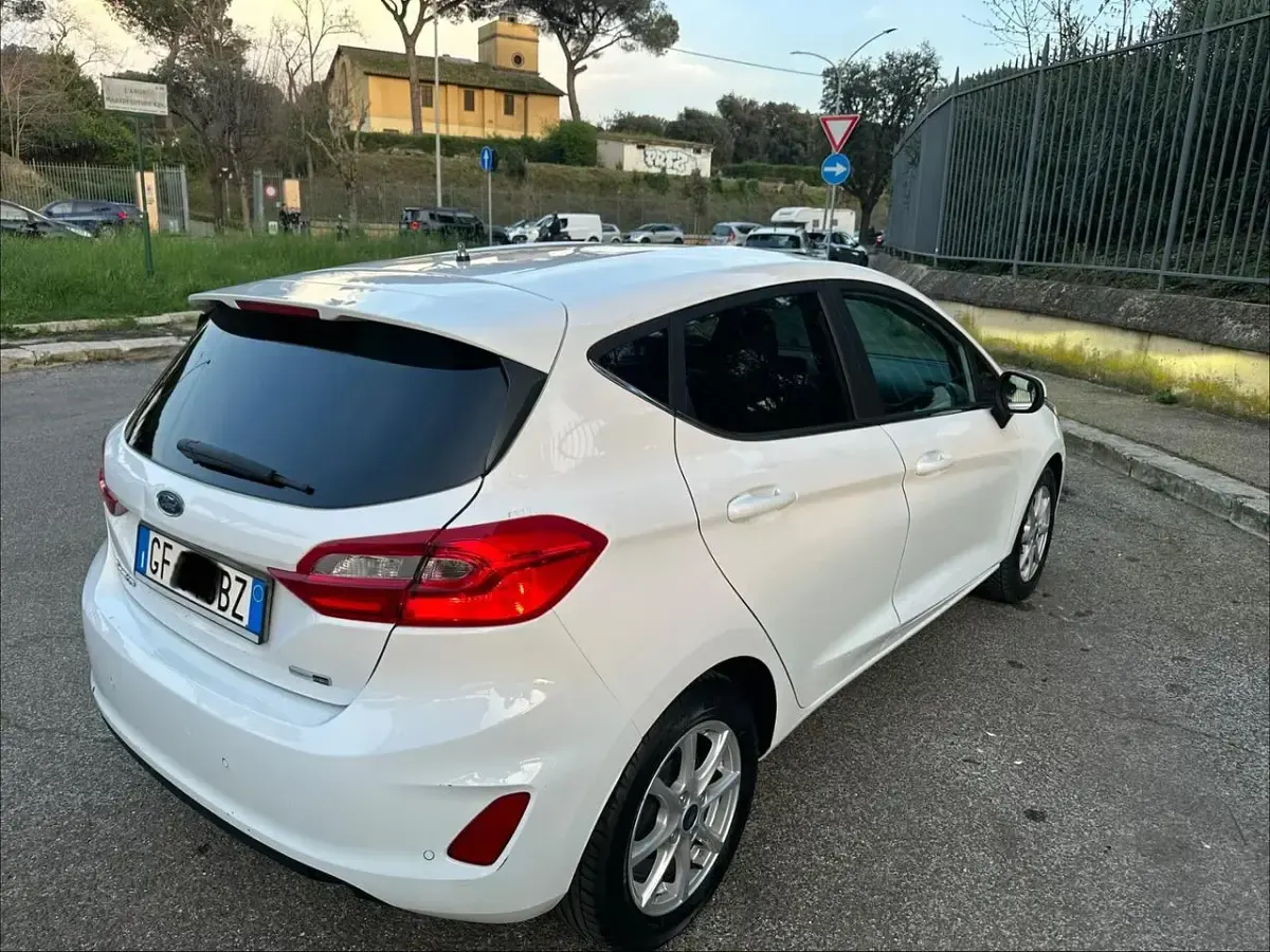Usata Ford Fiesta Titanium 125 CV (91 kW) 2021 Bianco Utilitaria