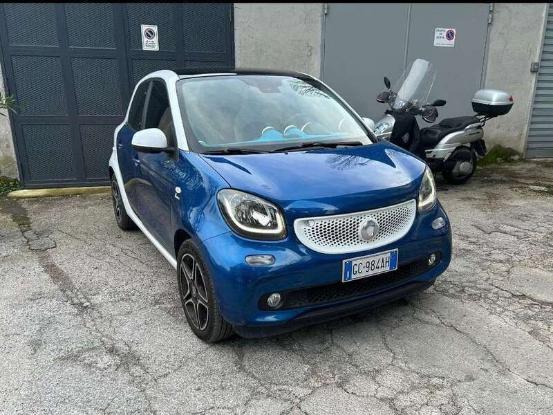 Blu/azzurro Usata 2015 Smart ForFour Proxy Due volumi | 8800 € (Buon prezzo) - Immagine 1/4