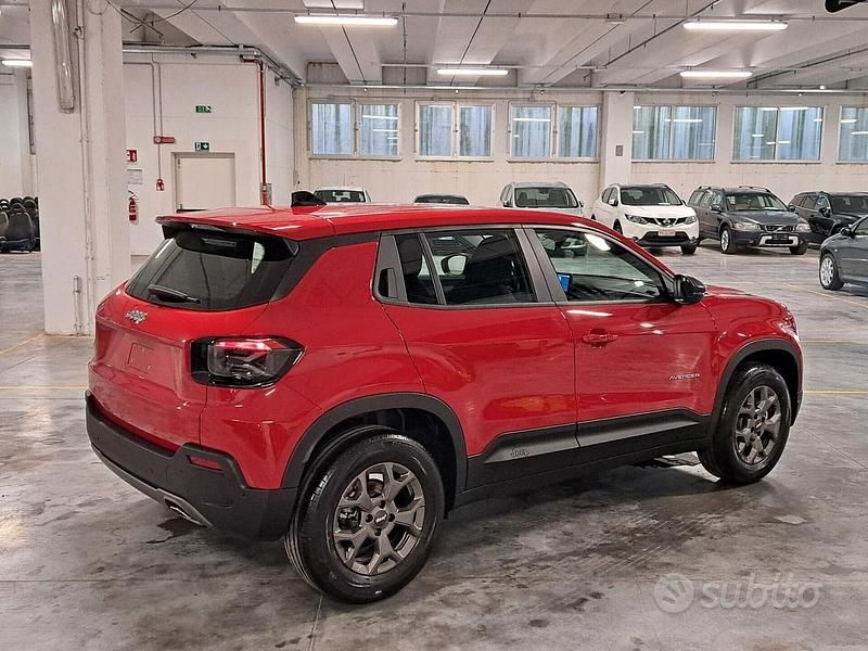 Usata Jeep Avenger Longitude 101 CV (74 kW) 2024 Rosso SUV