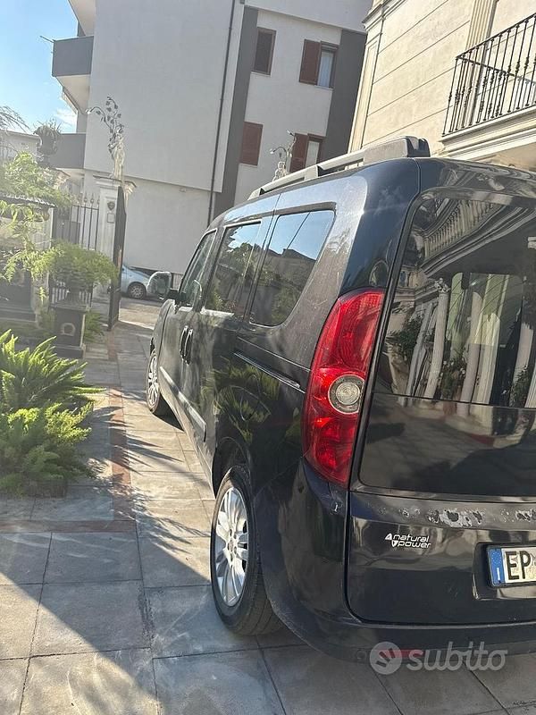 Usata Fiat Doblò 120 CV (88 kW) 2012 Nero Monovolume