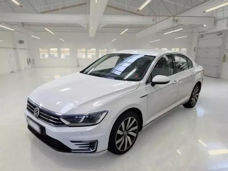 Bianco Usata 2017 VW Passat GTE Berlina | 16.200 € (Ottimo prezzo) - Immagine 1/4