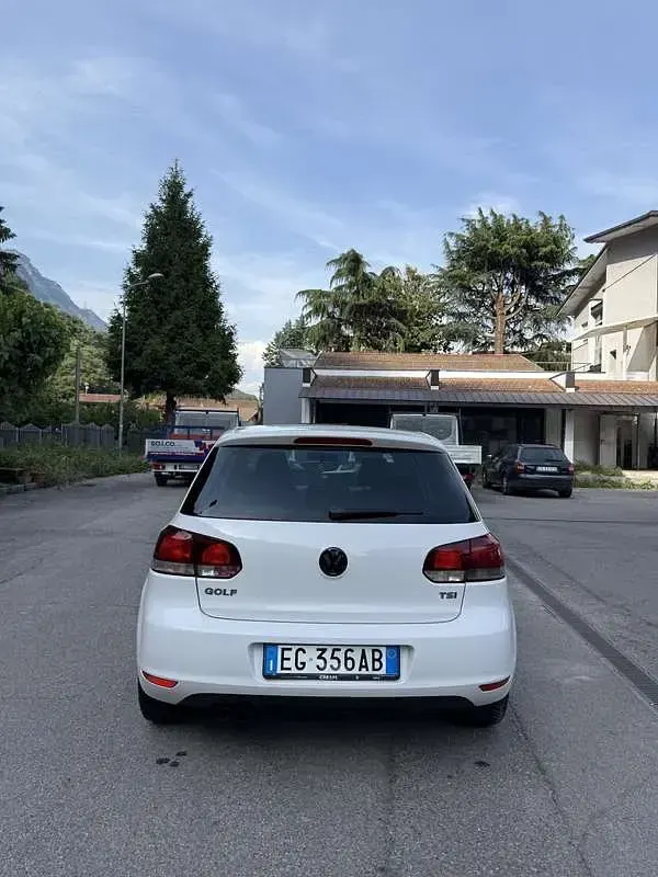 Usata VW Golf VI Highline 122 CV (89 kW) 2010 Bianco Utilitaria